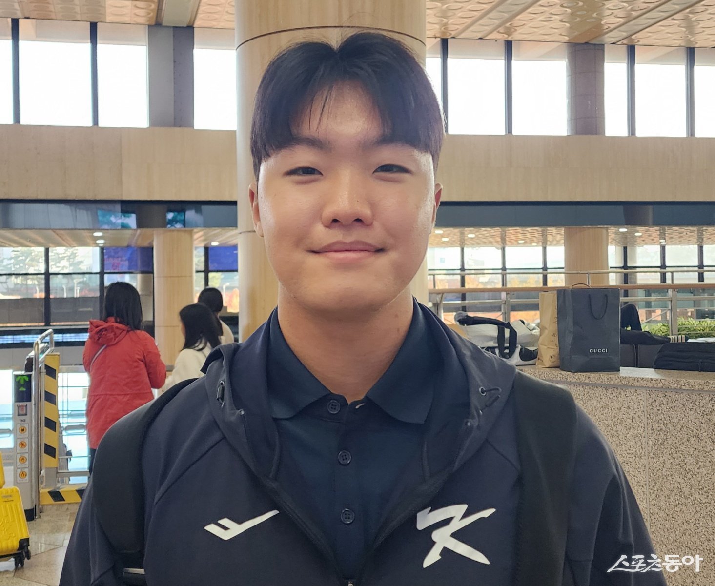 한화 정우주는 1년 만에 청소년 대표팀에 이어 성인 대표팀을 경험하게 됐다. 그는 더욱 무거워진 책임감을 안고 마운드에 오를 예정이다. 김포국제공항|박정현 기자