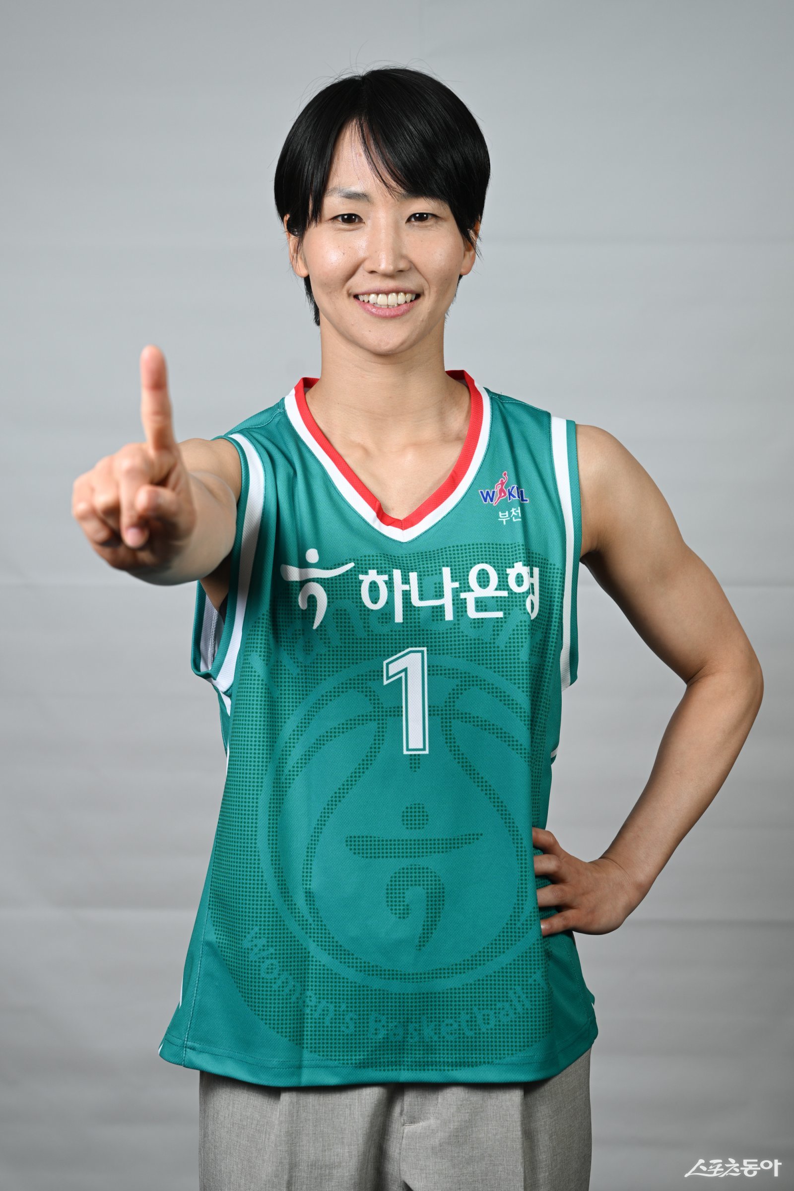 WKBL 아시아쿼터 제도는 2024~2025시즌을 통해 성공적인 안착을 알렸다. 2025~2026시즌에도 아시아쿼터 선수들이 판도를 바꿀 수 있을지에 관심이 쏠린다. 2025~2026시즌 아시아쿼터 선수 드래프트 1순위로 지명된 하나은행 이이지마 사키. 사진제공|WKBL