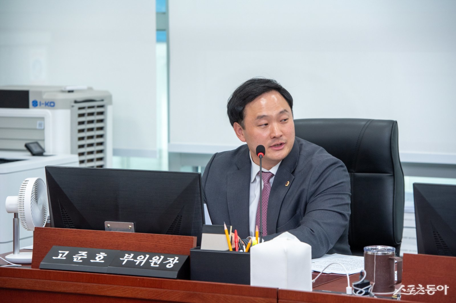 경기도의회 고준호 의원(국민의힘, 파주1)은 13일 열린 제387회 정례회 보건복지위원회 행정사무감사에서 경기도 집행부의 ‘변호사 자문자료 제출 거부’에 대해 “불합리한 판단이며 책임 회피의 전형”이라고 강하게 비판했다(고준호 의원). 사진제공|경기도의회