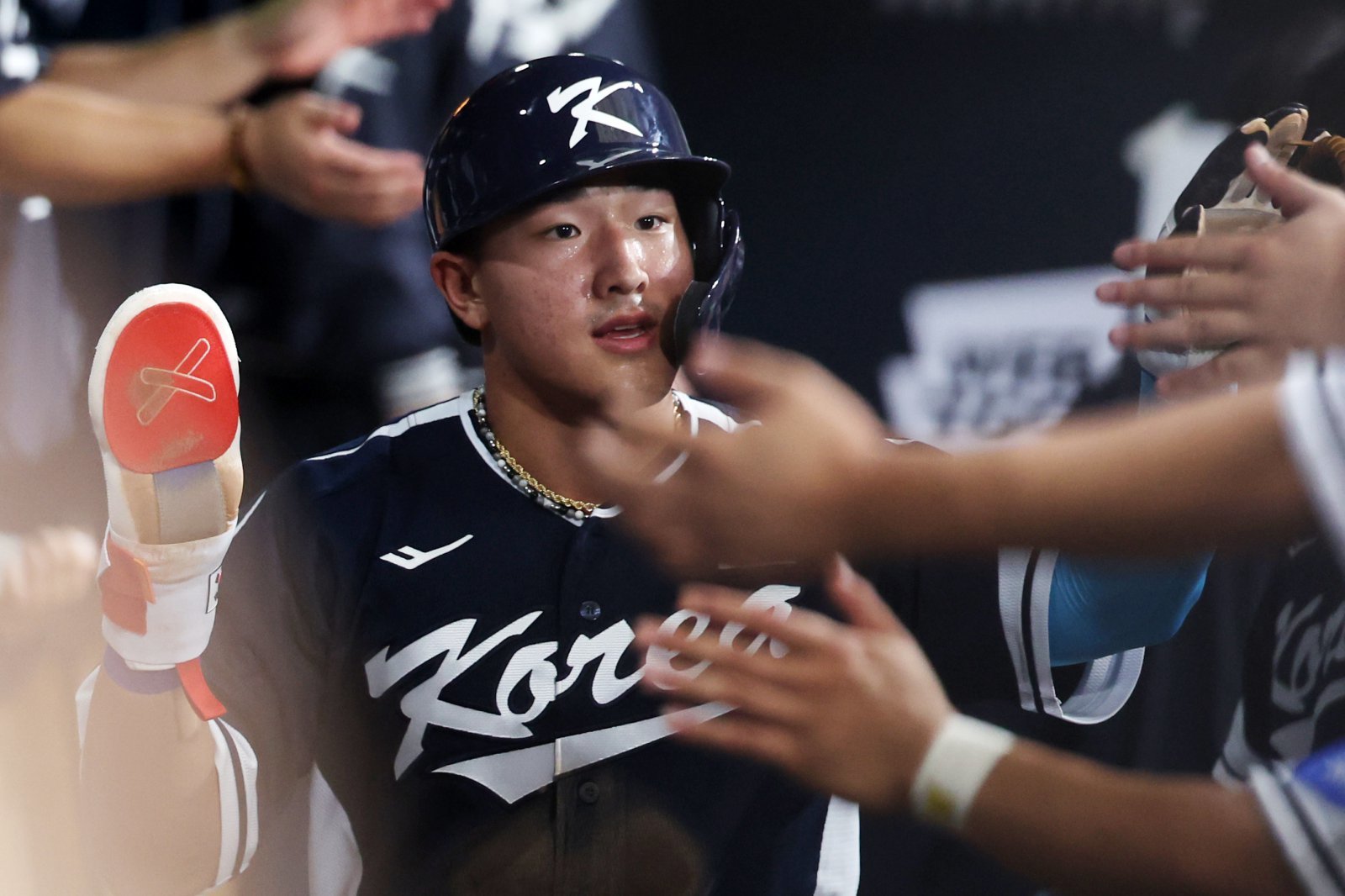 안현민은 15일 도쿄서 열린 도쿄돔서 열린 ‘K-베이스볼 시리즈’ 일본과 1차전 4회초 선취 투런포를 터트리며 공격에 활력을 불어넣었다.｜뉴시스