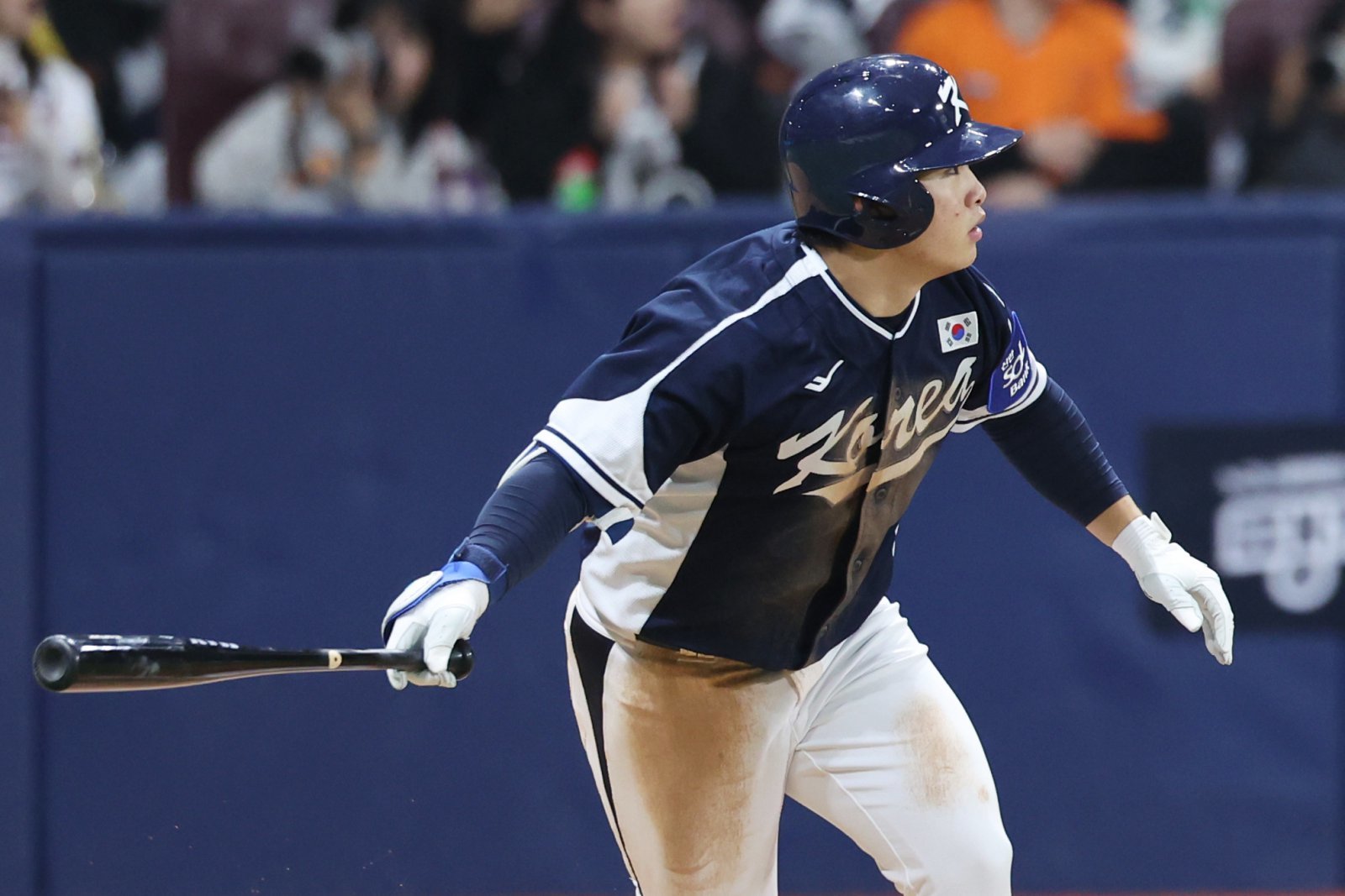 문현빈은 15일 도쿄돔서 열린 ‘K-베이스볼 시리즈’ 일본과 평가전 첫 번째 경기에서 7번타자 좌익수로 선발출전했다. 5회초 석연치 않은 판정으로 안타를 빼앗기며 아쉬움을 남겼다.|뉴시스