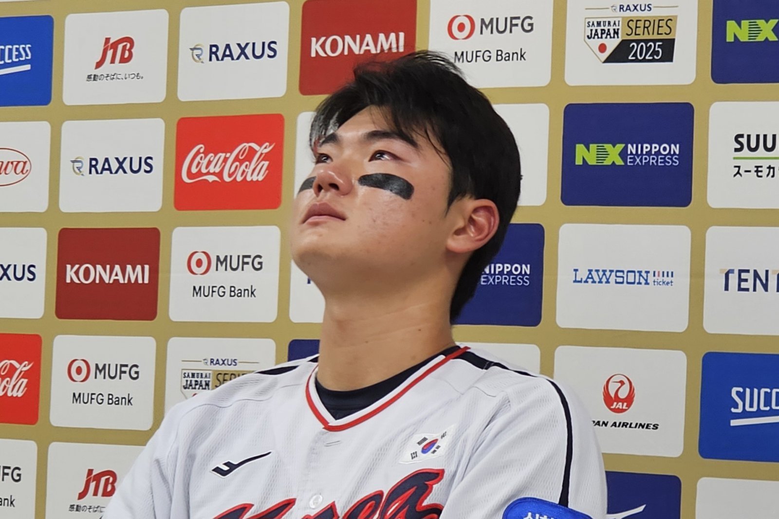 김주원은 ‘K-베이스볼 시리즈’ 기간 외조부상을 당했다. 아픔을 참고 뛰는 투혼을 발휘한 그는 모든 일정이 끝난 이후 참았던 눈물을 터트렸다. 사진제공｜KBO