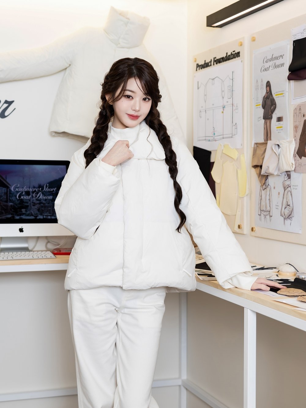 이더x코스모 ‘캐시미어 트레일러’ 무빙 팝업을 방문한 장원영