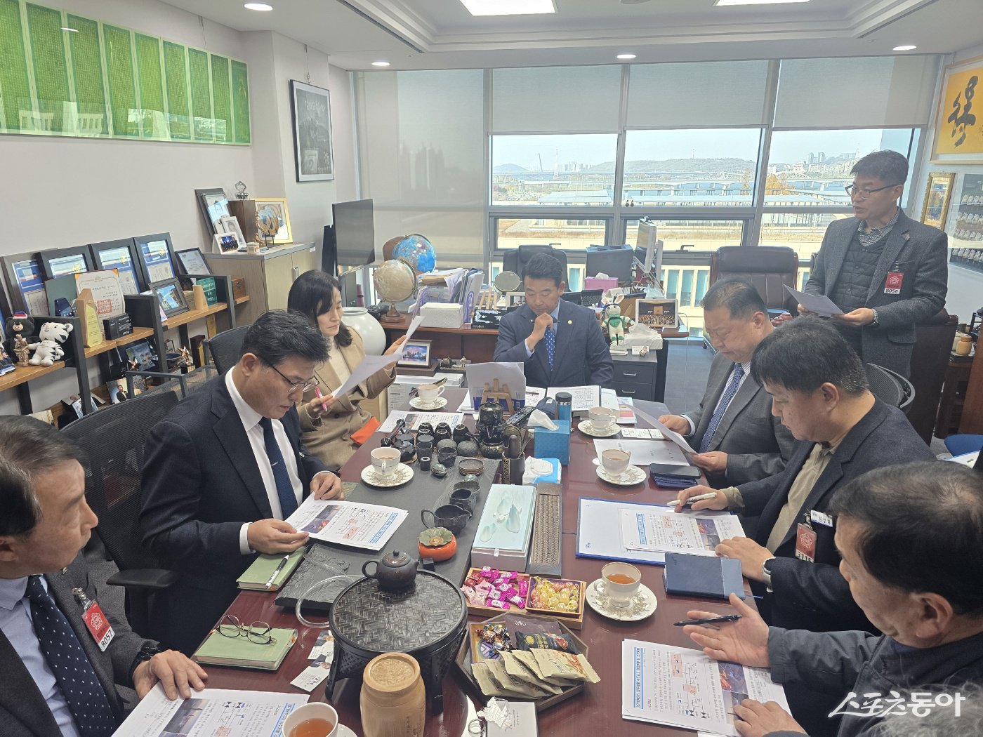 김경일 파주시장·박정 국회의원, 고양시 광역상수도 누수사고 관련 한국수자원공사에 책임규명·사과·보상대책 공식 요구 모습. 사진제공ㅣ파주시 