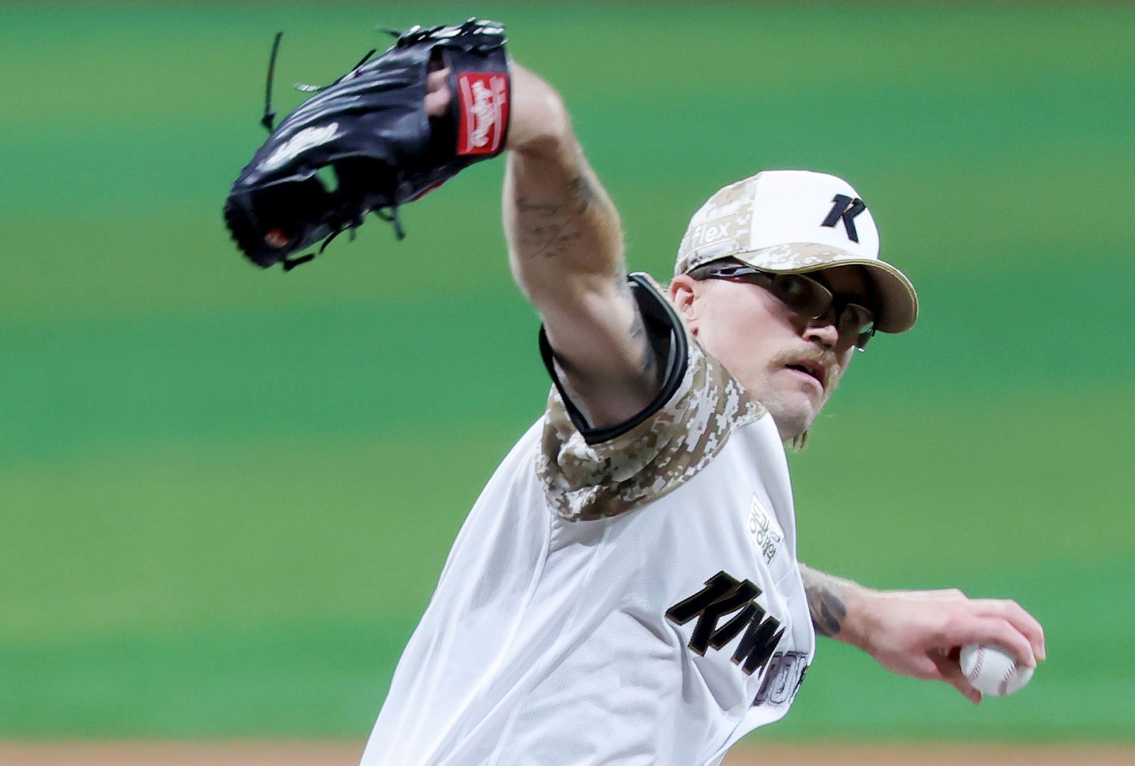 LG는 18일 호주의 좌완 웰스와 아시아쿼터 계약을 체결했다. KBO 경험을 지닌 웰스를 영입하며 2년 연속 통합우승을 향한 기대감을 키우고 있다. 사진은 키움 소속으로 활약했던 당시 웰스.|뉴시스