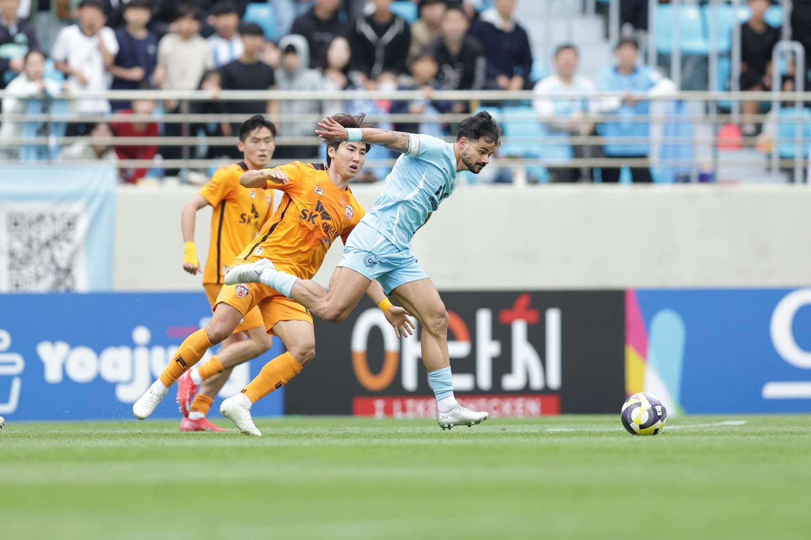 제주와 대구가 운명의 K리그1 37라운드 맞대결을 앞두고 있다. 두 팀은 이번 시즌 1승1무1패로 팽팽한 가운데 ‘대구의 왕’ 세징야(앞)의 출전에 시선이 모아진다. 사진제공|한국프로축구연맹