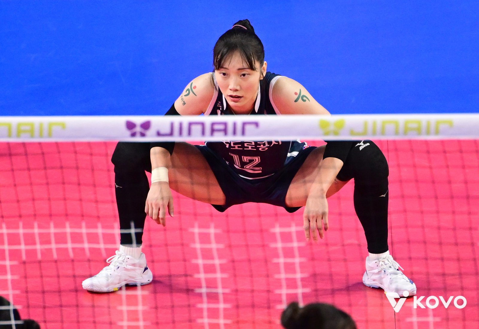 도로공사 문정원은 리베로 전향 첫 시즌 대다수 수비 지표에서 리그 최상위권에 이름을 올리며 팀의 선두 도약에 앞장섰다. 이젠 수비형 아포짓 스파이커가 아닌 리베로로서 기량을 인정받겠다는 의지다. 사진제공│KOVO