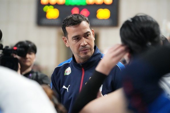 대한배구협회는 19일 공식 홈페이지를 통해 여자 대표팀 감독과 코치 각 1명을 공개 모집한다고 밝혔다. 사진은 9월 계약이 종료된 페르난도 모랄레스 전 감독. 사진제공｜대한배구협회