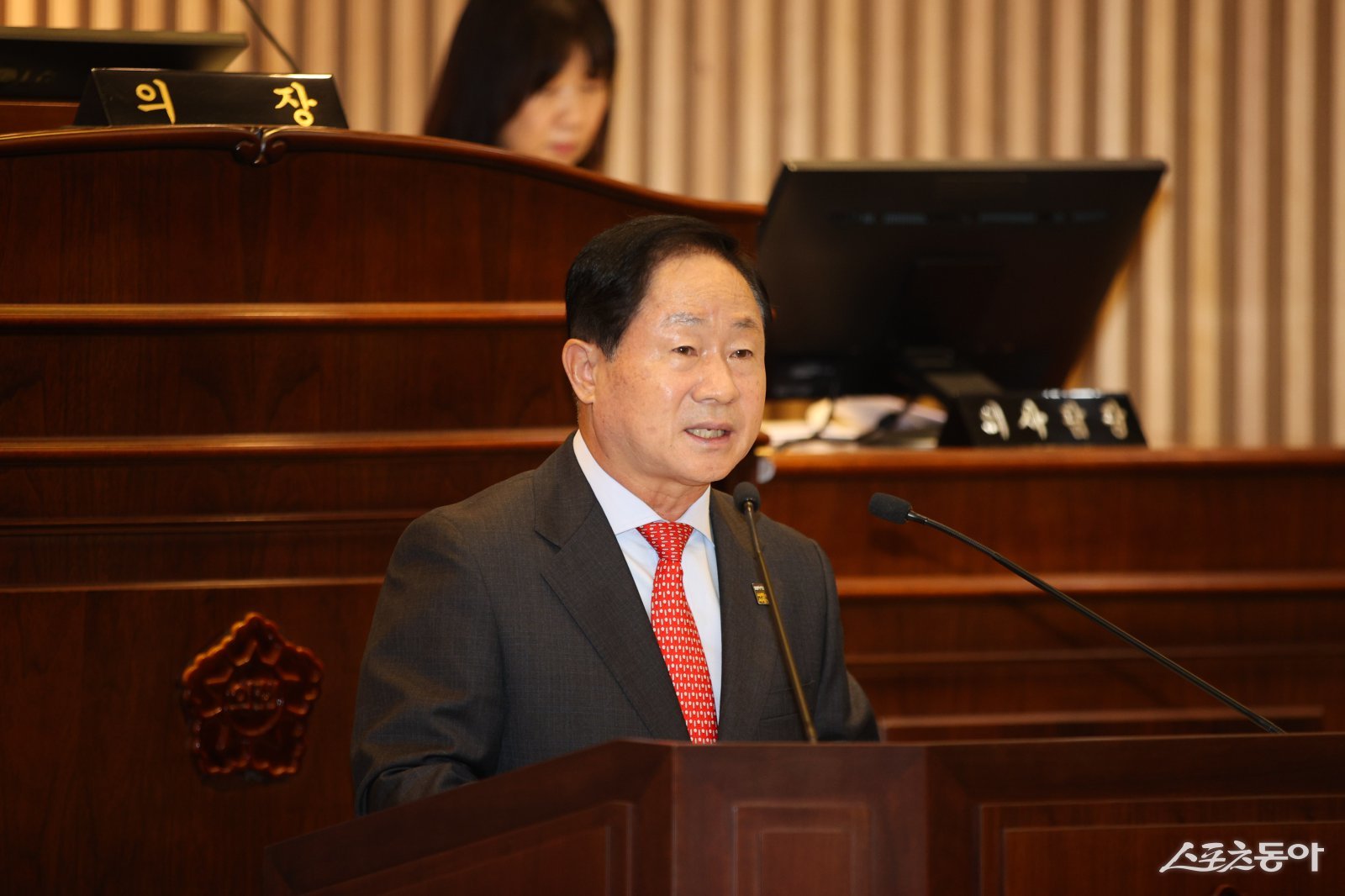 주광덕 시장이 20일 의회에서 내년 예산을 설명하고 있다. 사진제공ㅣ남양주시