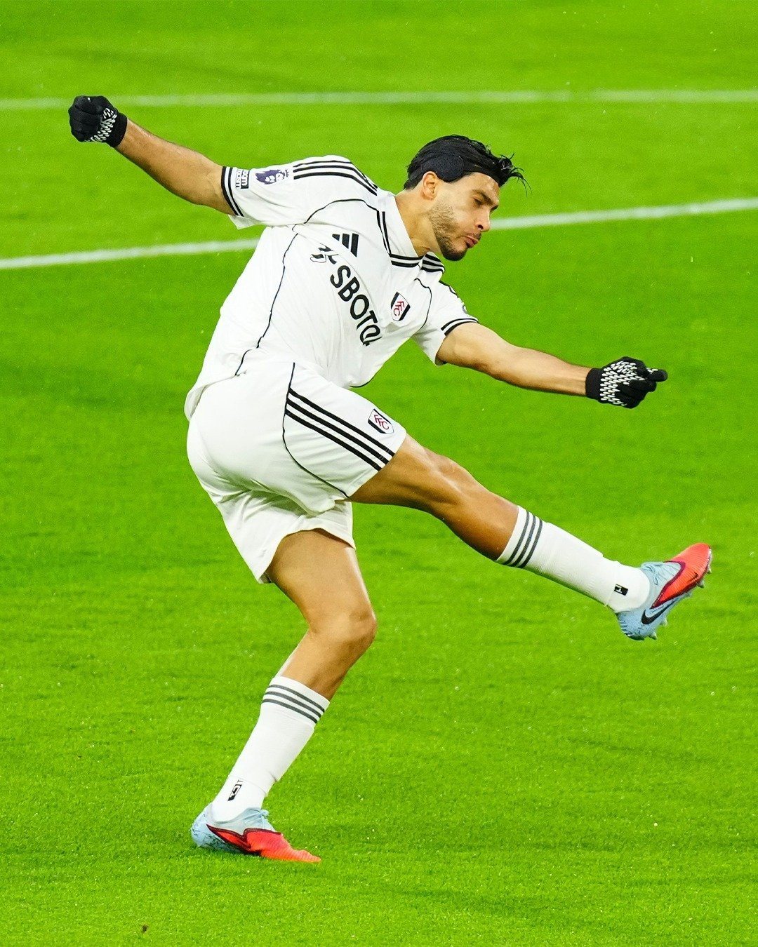 라울 히메네스는 22일(한국시간) 런던 크레이븐 코티지에서 열린 2025~2026시즌 잉글랜드 프리미어리그(EPL) 12라운드 홈경기에서 선덜랜드를 상대로 결승골을 터트렸다. 이로써 풀럼(4승2무6패·승점 14)은 리그 15위에 자리했고, 선덜랜드(5승4무3패·승점 19)는 6위로 내려갔다. 사진출처|풀럼 페이스북