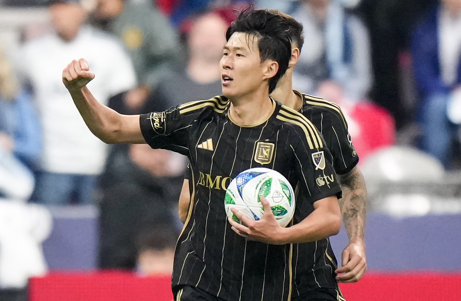 [MLS 리뷰] ‘쏘니야, 제발 해줘!’ 손흥민 멀티골 폭발 후 승부차기 실축…LAFC, 승부차기 접전 끝 밴쿠버에 석패…MLS컵 PO 서부 콘퍼런스 결승행 좌절, ‘레전드 매치’ 토마스 뮐러 징크스도 계속