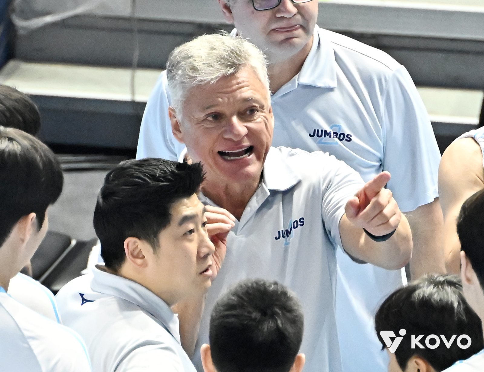 헤난 달 조토 대한항공 감독은 25일 인천계양체육관에서 열린 KB손해보험과 홈경기서 세트 스코어 3-0 완승을 거둔 뒤 “오늘은 기록이 중요한 날이 아니었다. 이기고자 하는 마음과 의지가 중요했다. 선수들이 그걸 보여줬다”고 말했다. 사진제공|KOVO