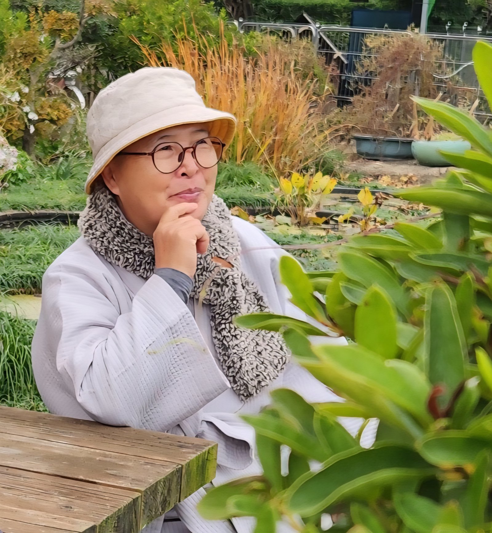 충남 예산 쌍지암 주지 선묘 스님. 그는 “너무 많이 가지려 하니 행복하지 않은 것”이라며 “서울에서 200만 원 수입으로 사는 걸 시골에 오면 50~60만 원 갖고도 행복하게 살 수 있으니, 젊은이들이 시골로도 눈길을 많이 돌리면 좋겠다”고 말했다. 사진 ㅣ 정태기 기자