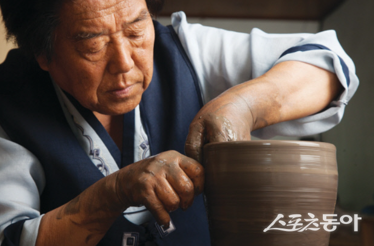 강진군 청자장 이용희 선생. 사진제공=강진군