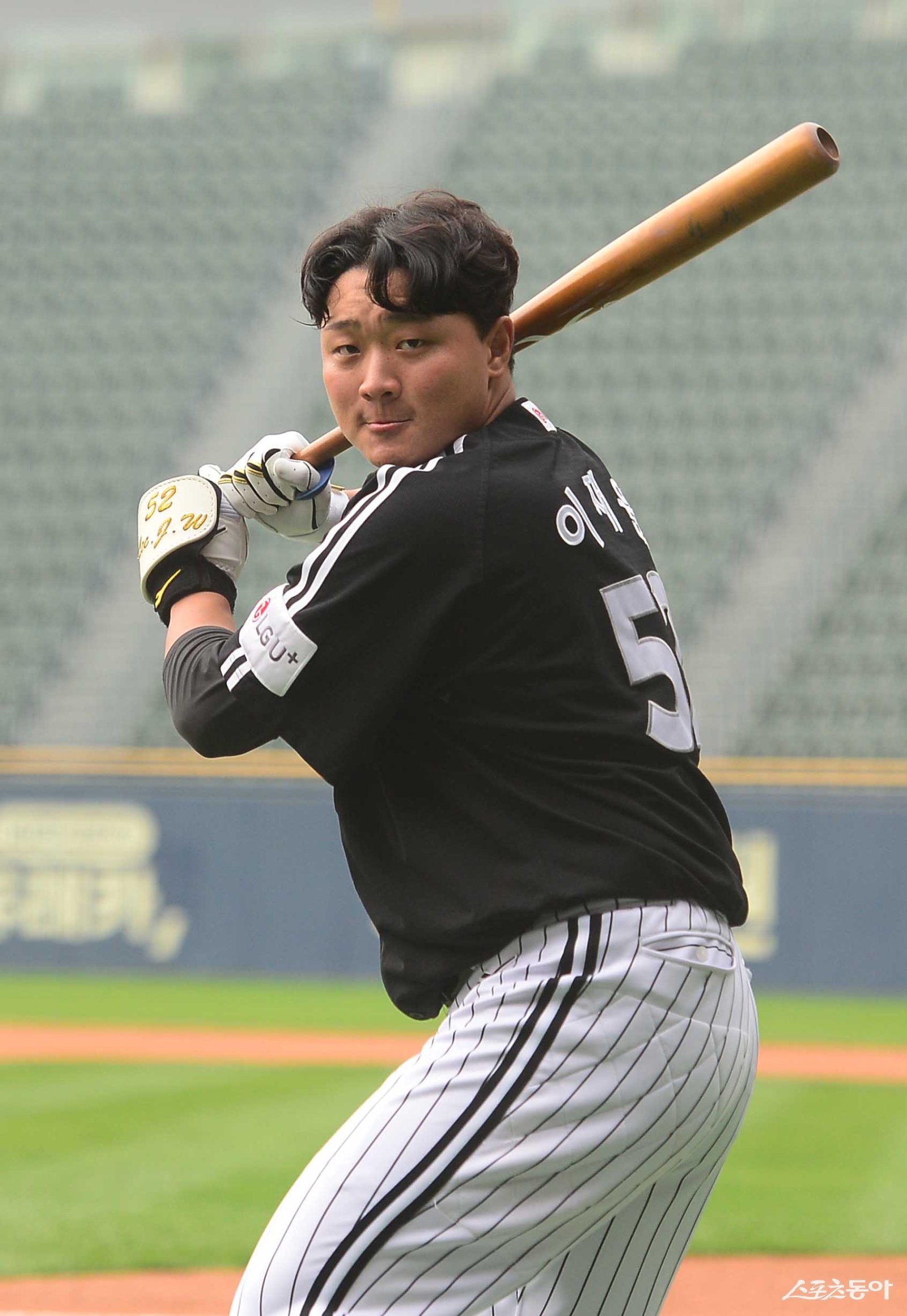 이재원(사진)은 다음달 상무 전역을 앞두고 있다. 다음 시즌 곧바로 김현수가 빠진 라인업의 한자리를 채워야 한다. 스포츠동아DB