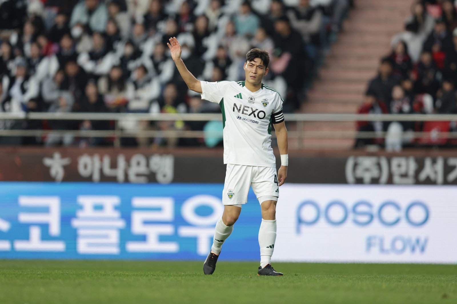 울산 이동경, 전북 박진섭(사진), 대전하나 주민규는 ‘2025 동아스포츠대상’의 유력한 수상 후보다. 수상자는 12월 2일 오후 3시 서울 성북구 고려대 백주년기념삼성관에서 열릴 시상식에서 발표된다. 사진제공｜한국프로축구연맹