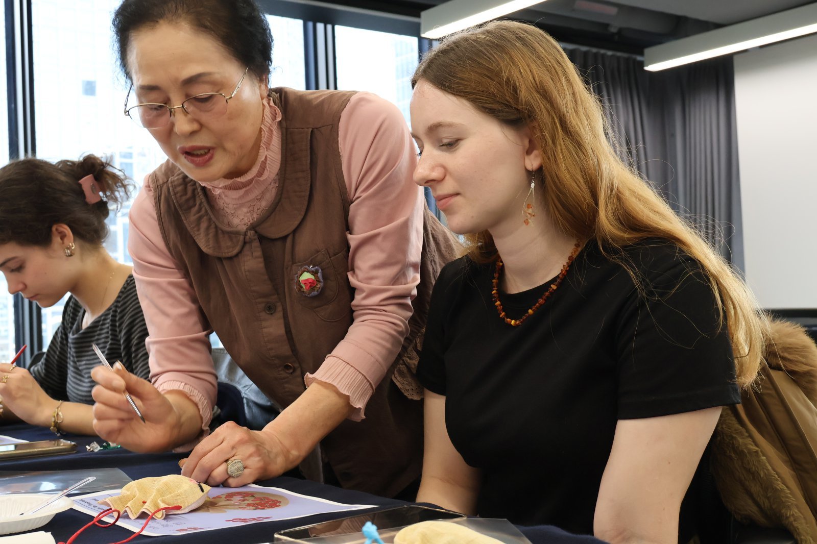 안동포 향주머니 제작 과정