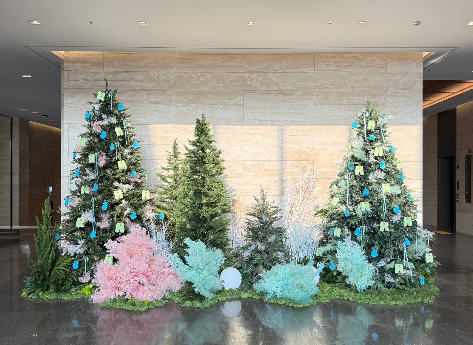 레스트리에 설치된 솜니아 캐릭터 오너먼트트리