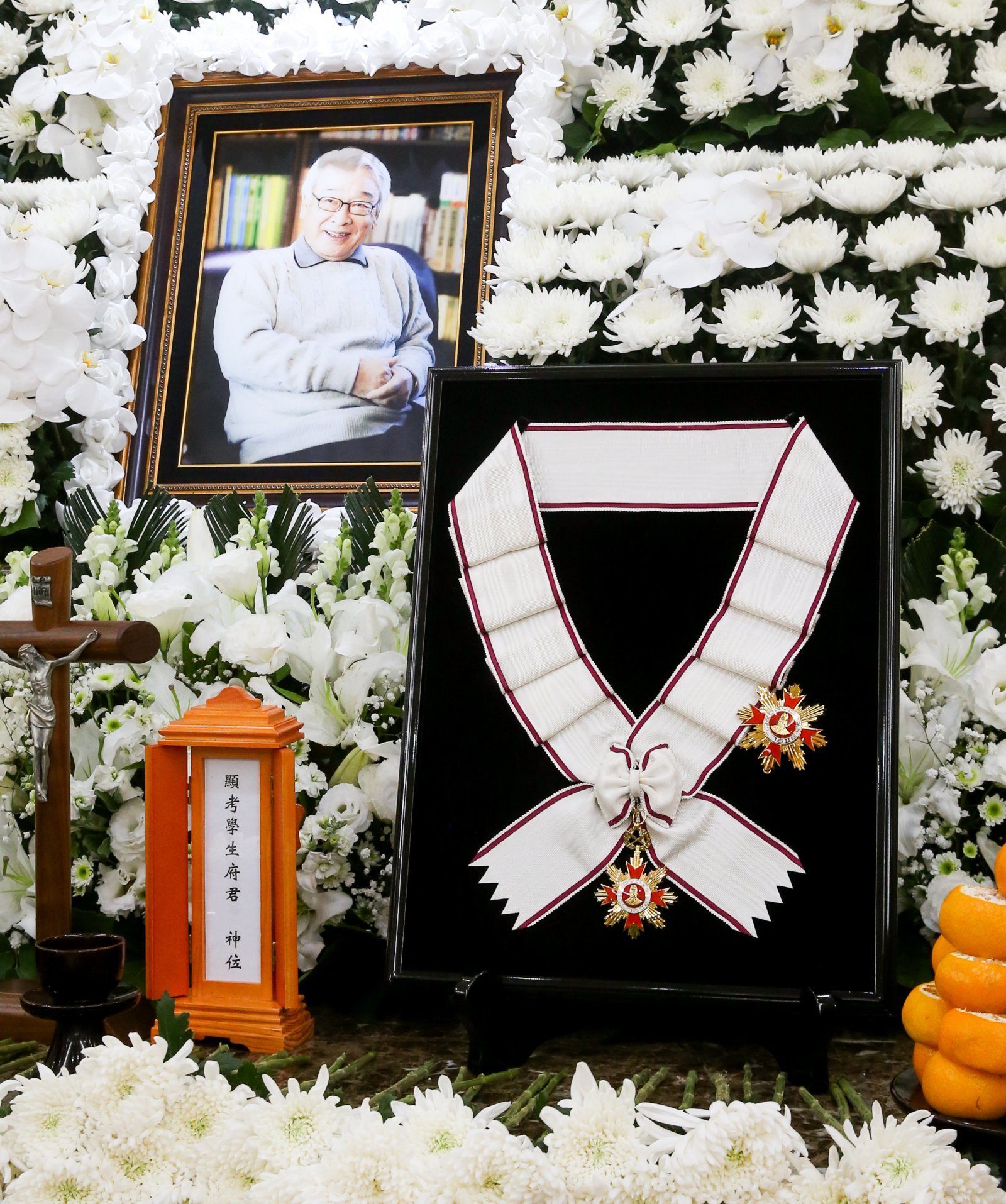 고(故) 이순재 배우가 일평생에 연기한 헌신한 공로로 금관문화훈장을 수훈했다. 뉴시스