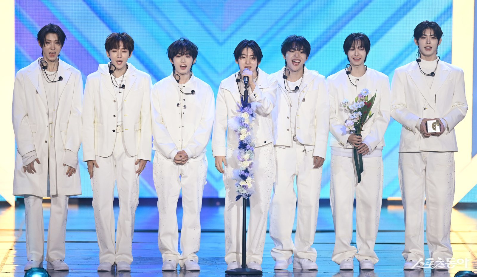 킥플립, 홍콩 피해 주민 위해 10만 홍콩달러 전했다 “깊은 애도” [전문]