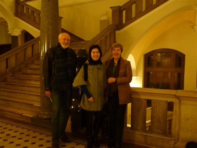 허정인(가운데)과 게오르기아 할머니, 휴 할아버지