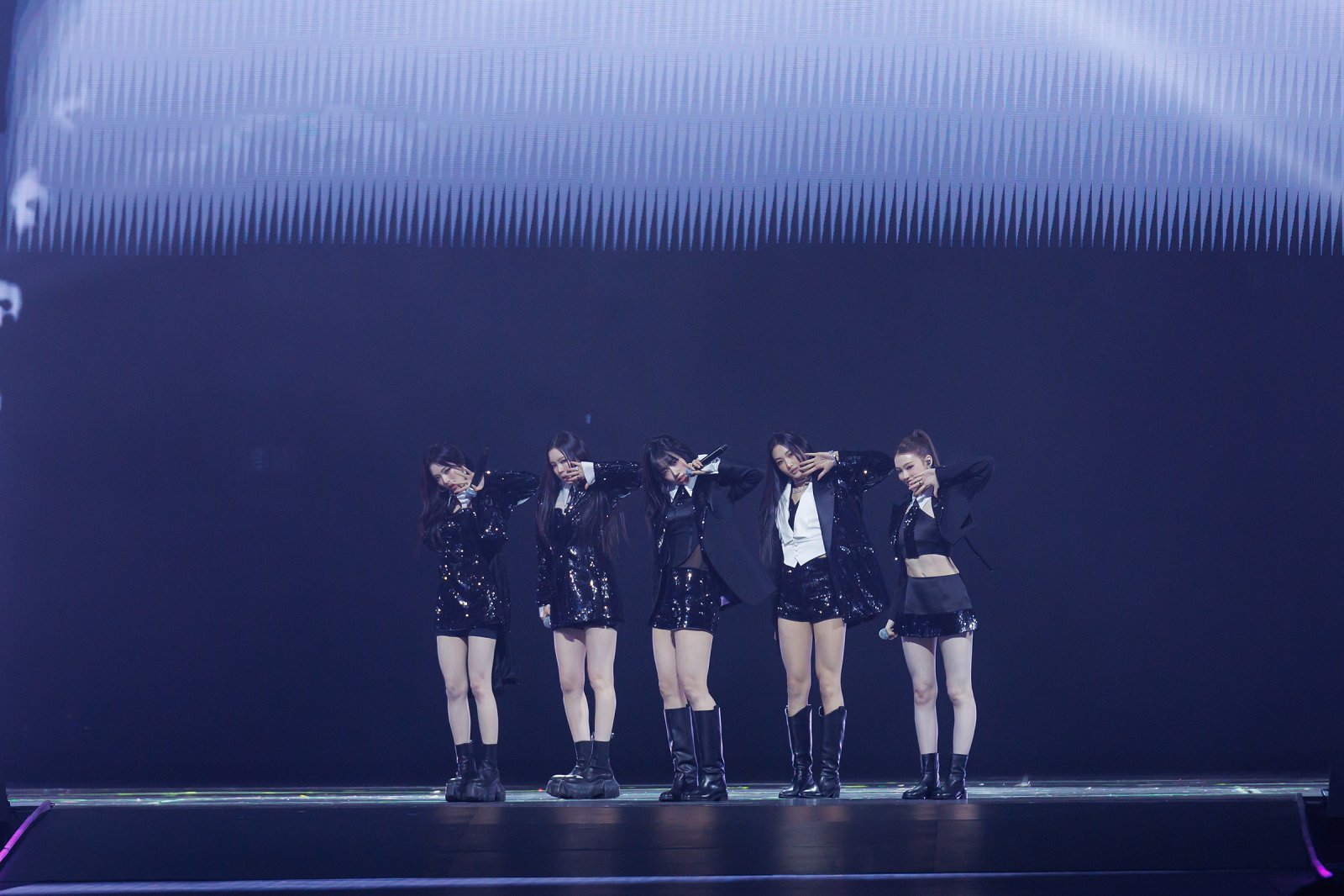 지난달 28일 홍콩 카이탁 스타디움에서 열린 마마어워즈 챕터1을 장식한 그룹 미야오 사진제공|CJ ENM