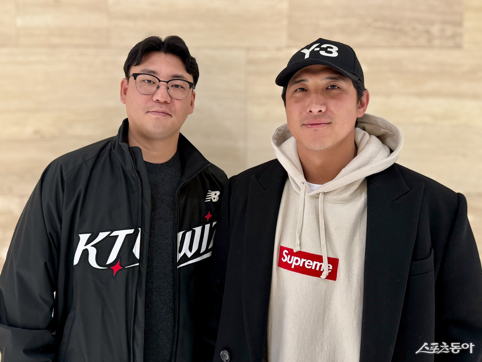 FA 장성우(왼쪽), 황재균이 29일 수원컨벤션센터에서 열린 구단 팬 페스티벌에 참석했다. 사진제공|KT 위즈