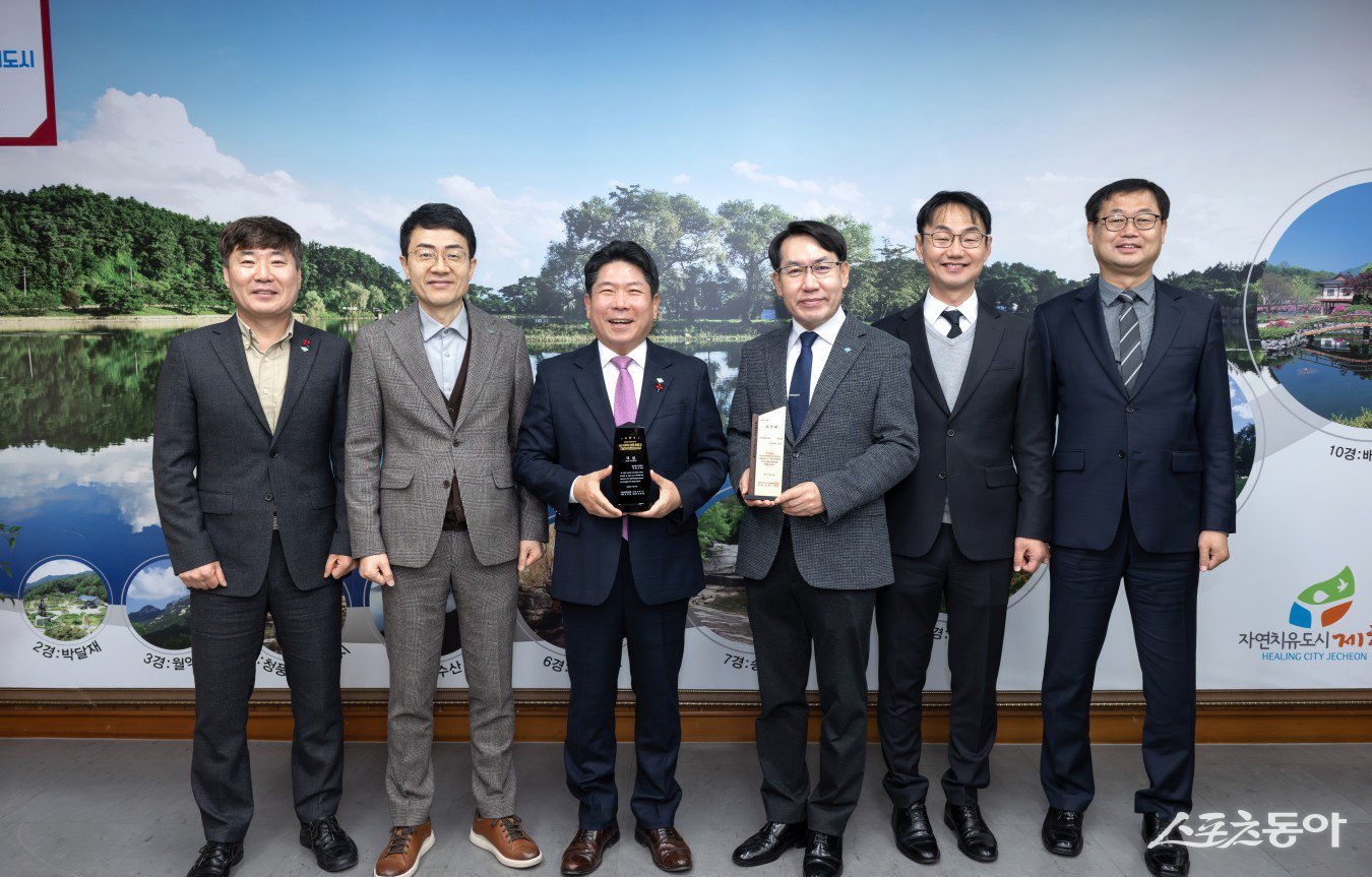 제천시는 지난 26일과 27일 연이어 열린 지방정부 우수정책 시상식에서 2관왕을 차지했다고 밝혔다. 사진제공｜제천시