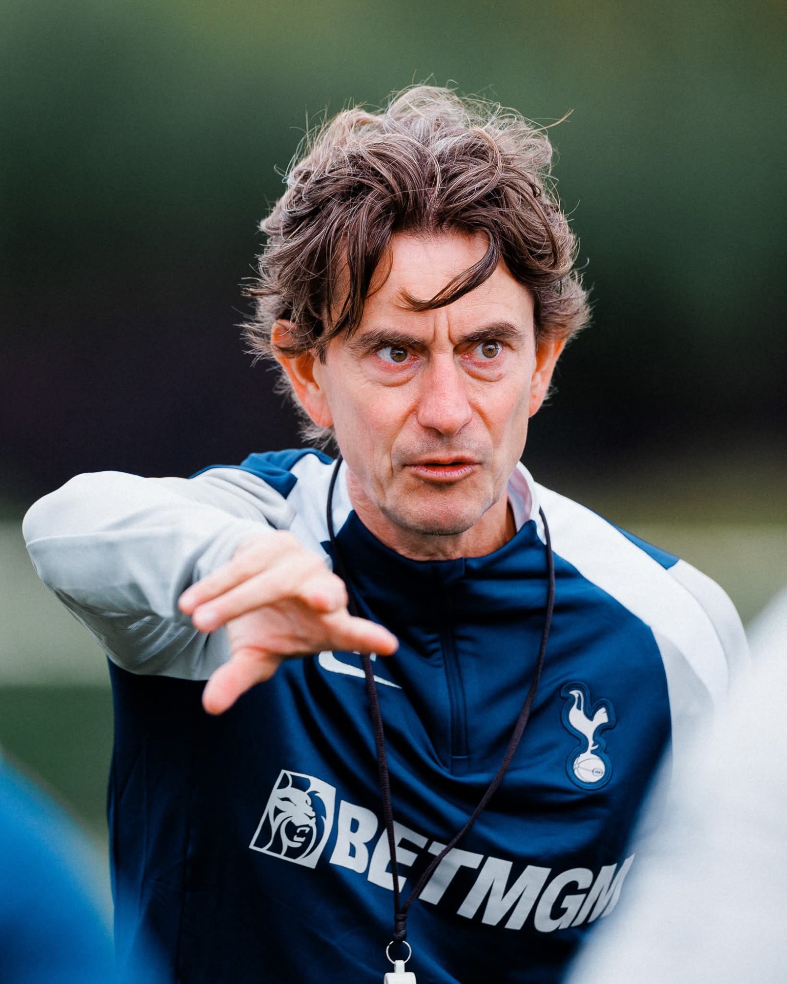 글로벌 스포츠 매체 ‘디 애슬레틱’에 따르면, 토마스 프랑크 토트넘 감독은 “토트넘 주주 가문은 유능하고 똑똑한 사람들”이라며 “지속 가능한 성공을 원한다면 시간을 들여 기반을 쌓는 과정이 필요하다는 것을 이해할 것”이라고 강조했다. 사진출처|토트넘 페이스북