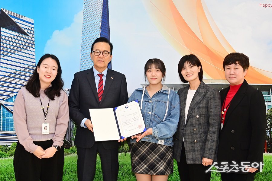 인천 연수구, 학교 밖 청소년 지원사업 공모 ‘장관상’을 수상했다. 사진제공|인천 연수구청