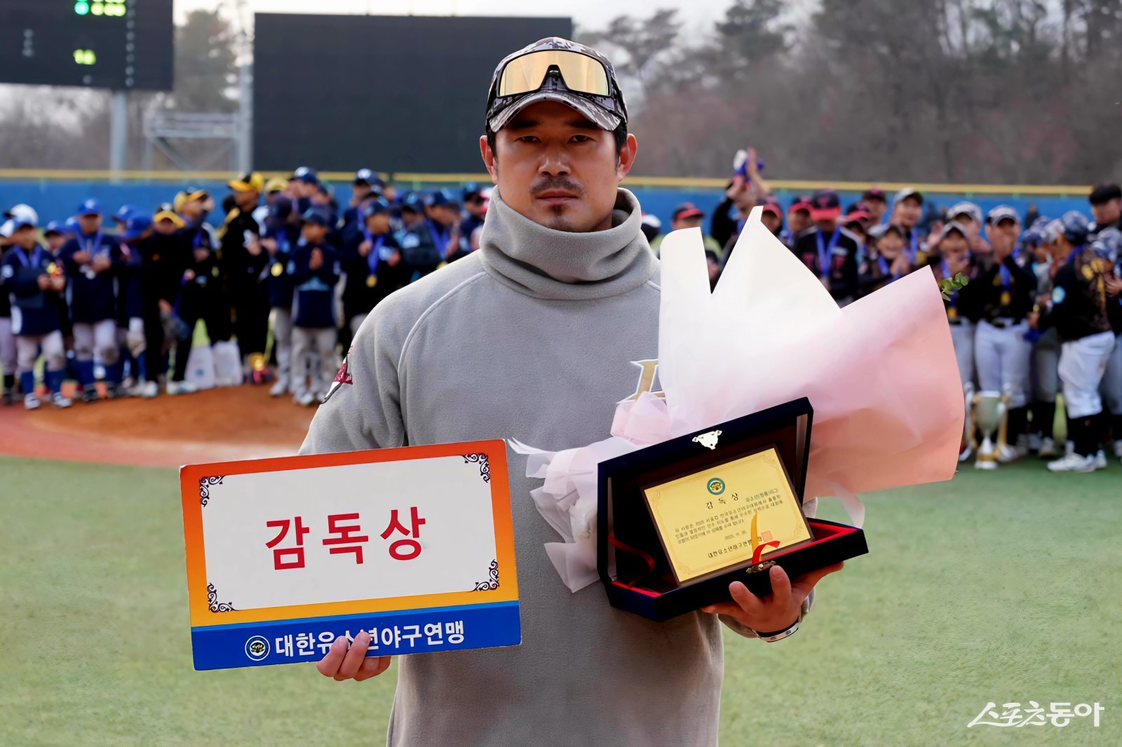 아산시유소년야구단을 2025 제7회 서울컵 유소년야구대회 U-13 청룡 우승으로 이끈 황민호 감독. 사진제공｜대한유소년야구연맹