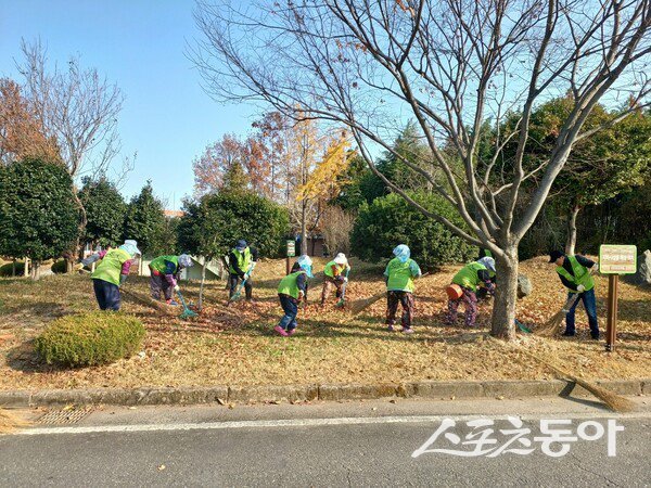 순천시는 오는 12일까지 12일간 2026년 노인일자리 및 사회활동 지원사업에 참여할 어르신을 모집한다. 사진제공=순천시