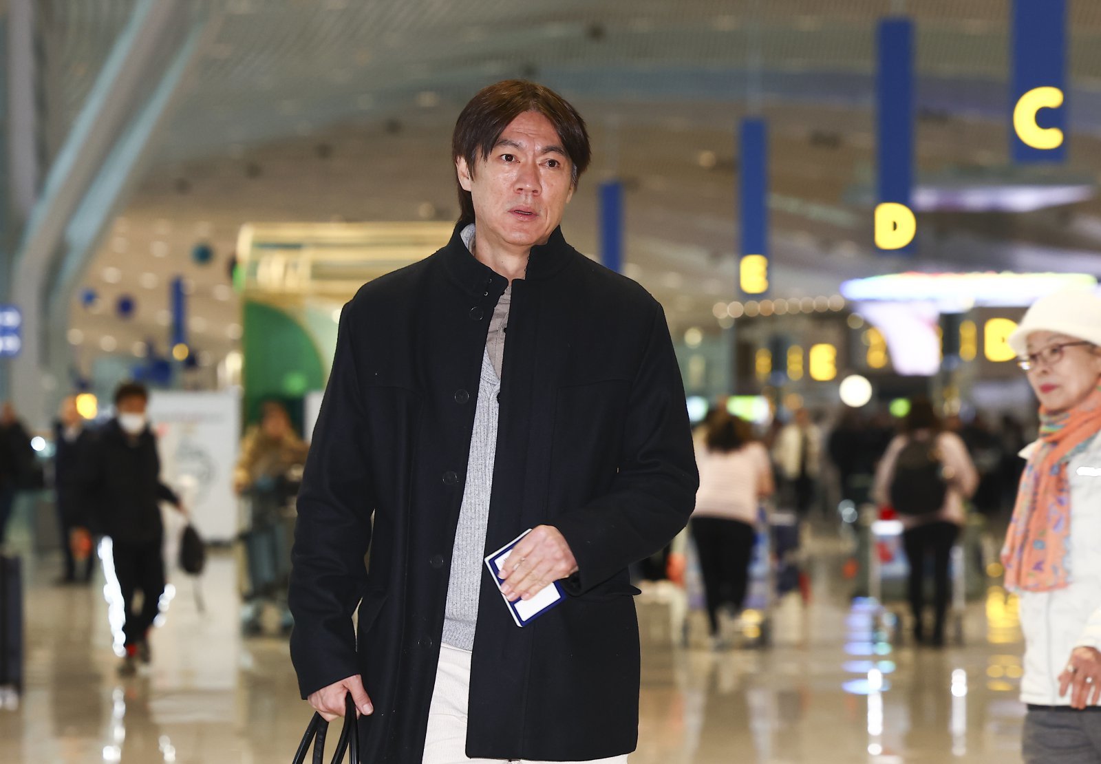 홍명보 축구국가대표팀 감독이 6일 미국 워싱턴DC 케네디센터서 진행될 2026북중미월드컵 조추첨식 참석을 위해 3일 인천국제공항을 통해 출장길에 올랐다. 뉴시스