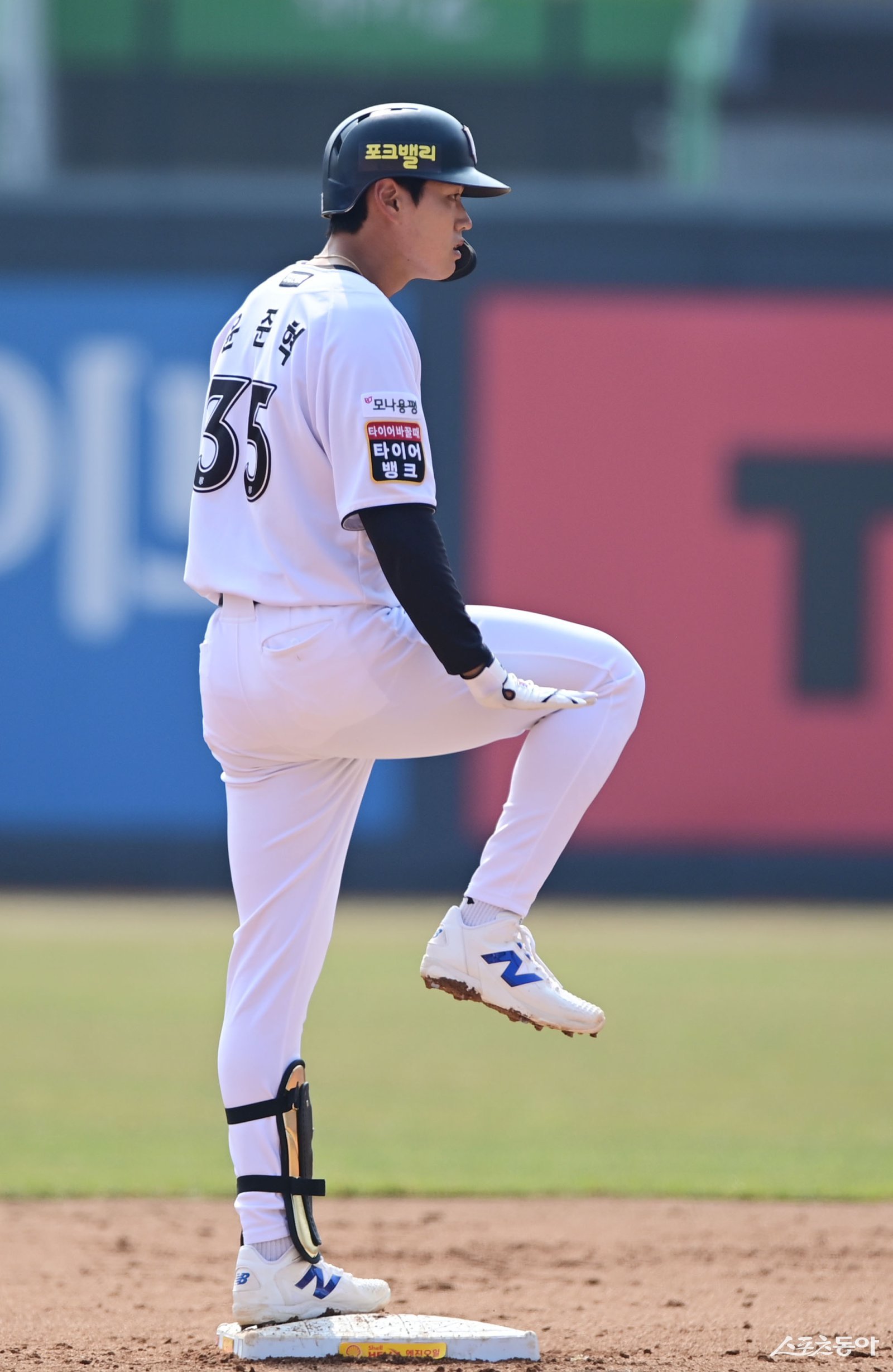 NC는 3일 최원준의 FA 보상선수로 윤준혁(사진)을 지명헀다. 그는 공수주 고른 잠재력을 갖추고 있다. 스포츠동아DB