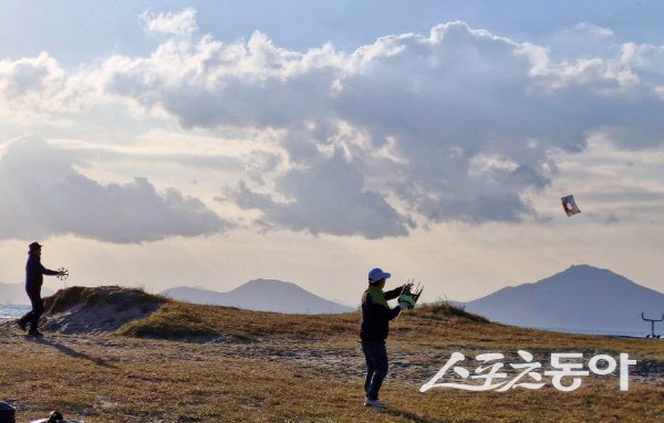 2025 제17회 예천 한마음 전국 연날리기 대회가 예천 호명읍 내신2리 앞들에서 열린다. 사진제공 ㅣ 예천군