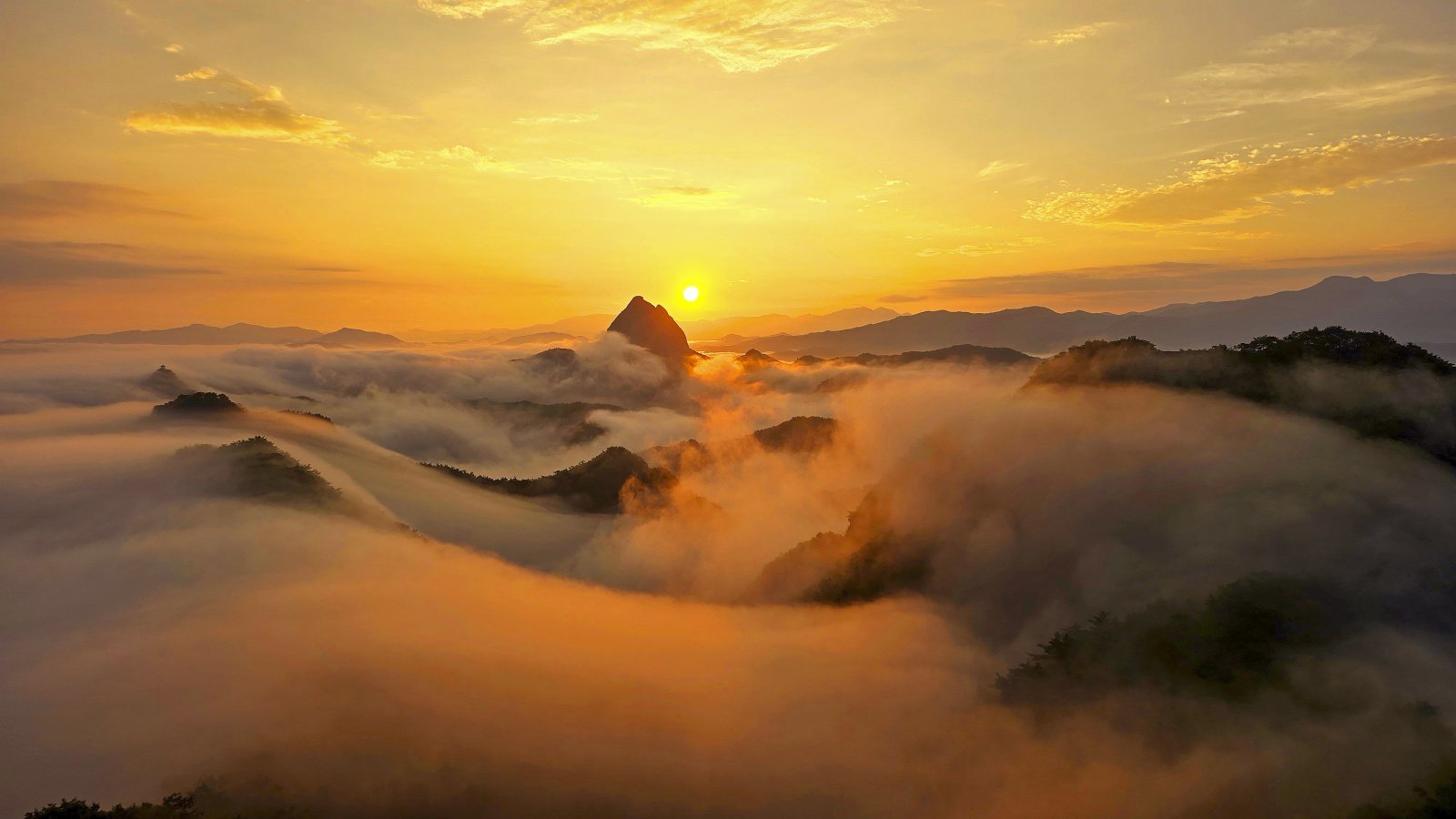 마이산 일출과운해(이은숙)