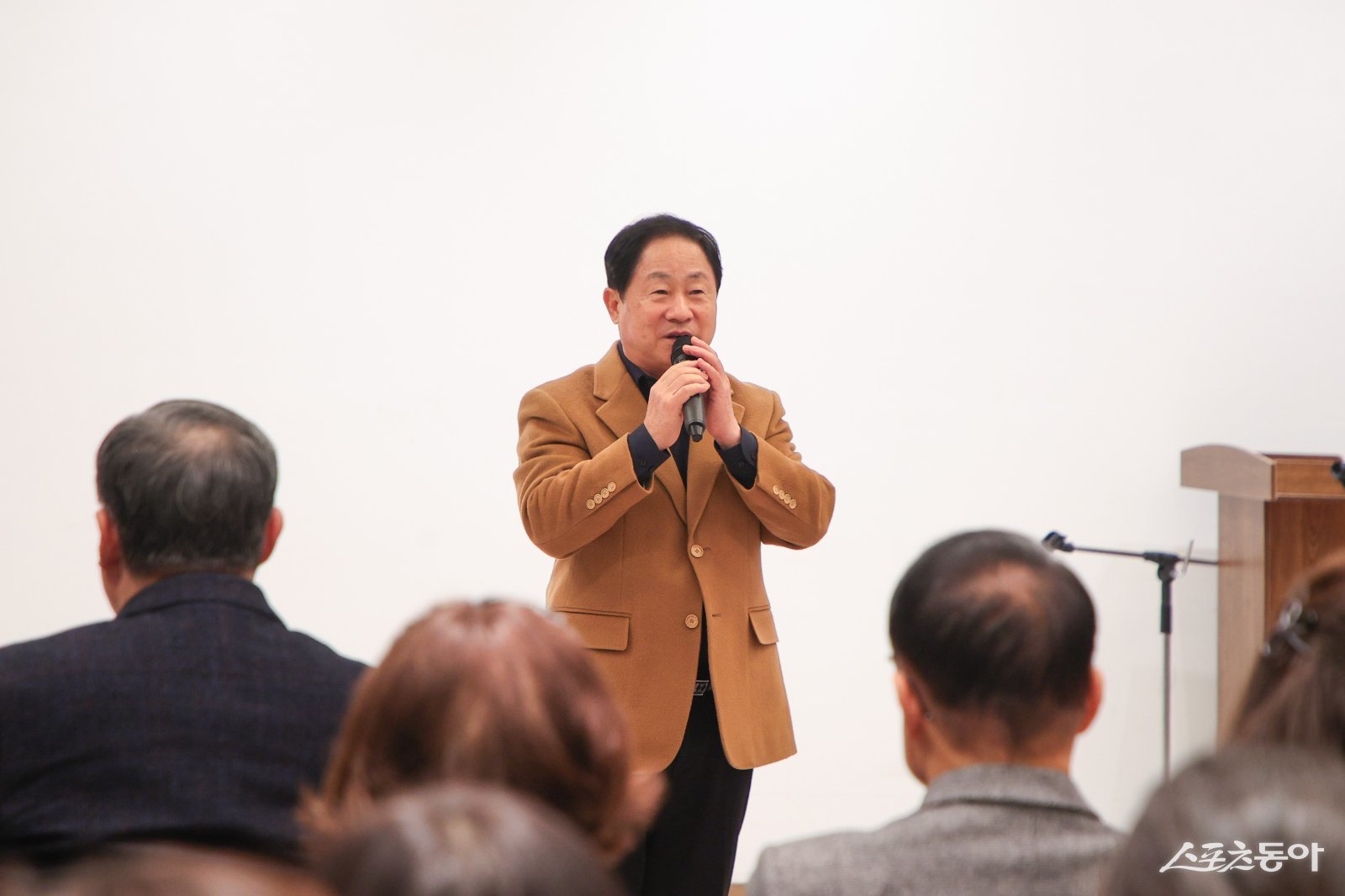 주광덕 시장은 4일 다산동 파로스컨벤션센터에서 경기장애인부모연대 남양주시지회 창립 15주년 기념식에서 축사를 하고 있다. 사진제공ㅣ남양주시 