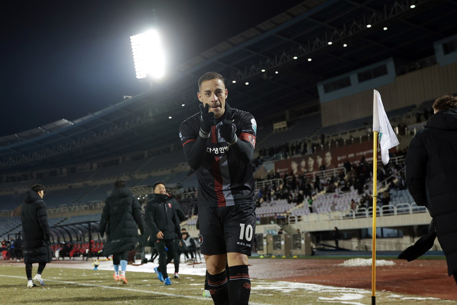 바사니 왼발이 터졌다…부천, 수원FC와 승강 PO 1차전 1-0 승리