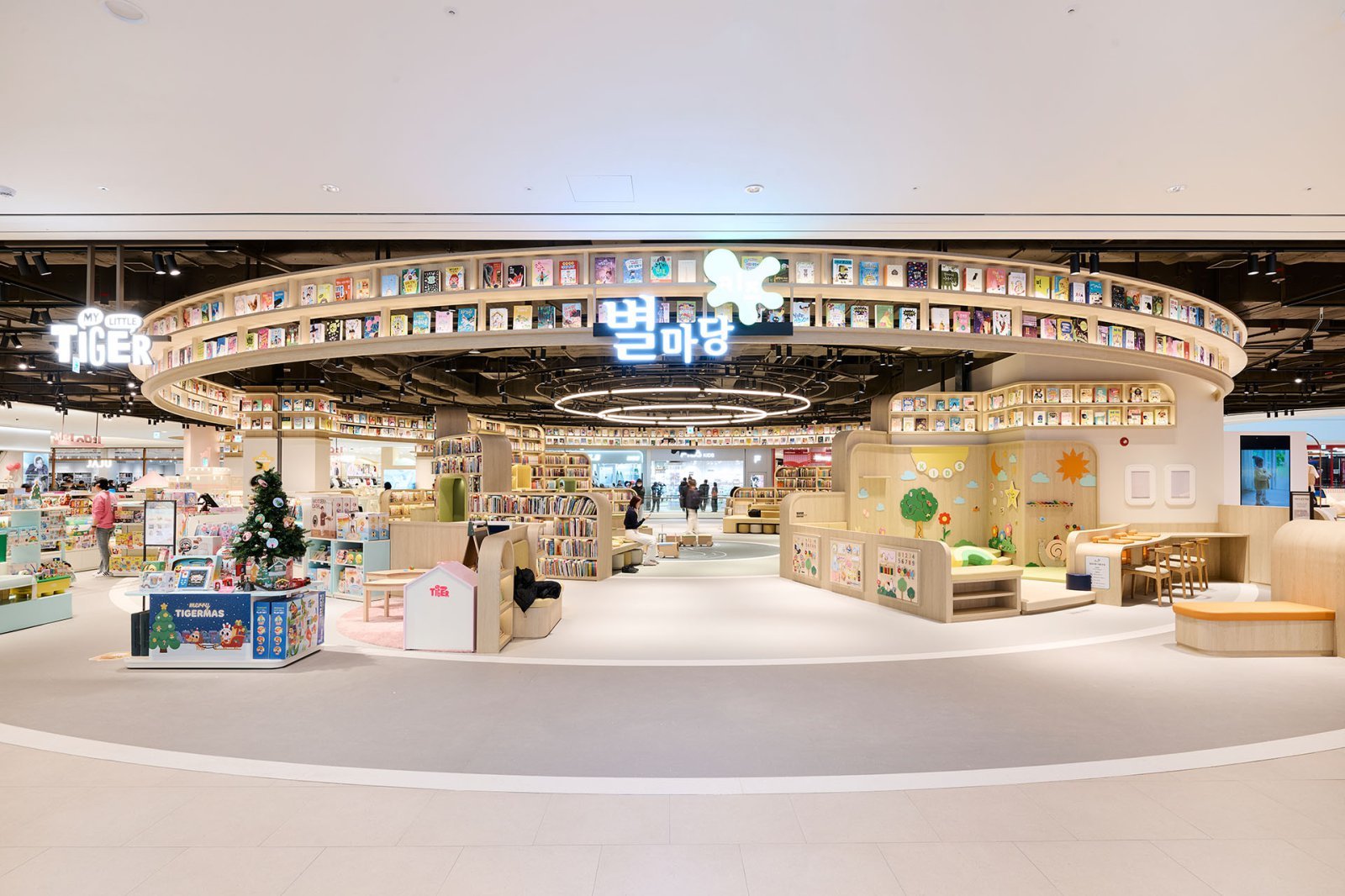 스타필드 빌리지 운정 3층에 마련한 키즈 라이브러리 ‘별마당 키즈’. 사진제공｜신세계프라퍼티