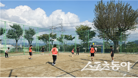 풋살 토너먼트 경기 모습. 사진｜문희빈 학생기자