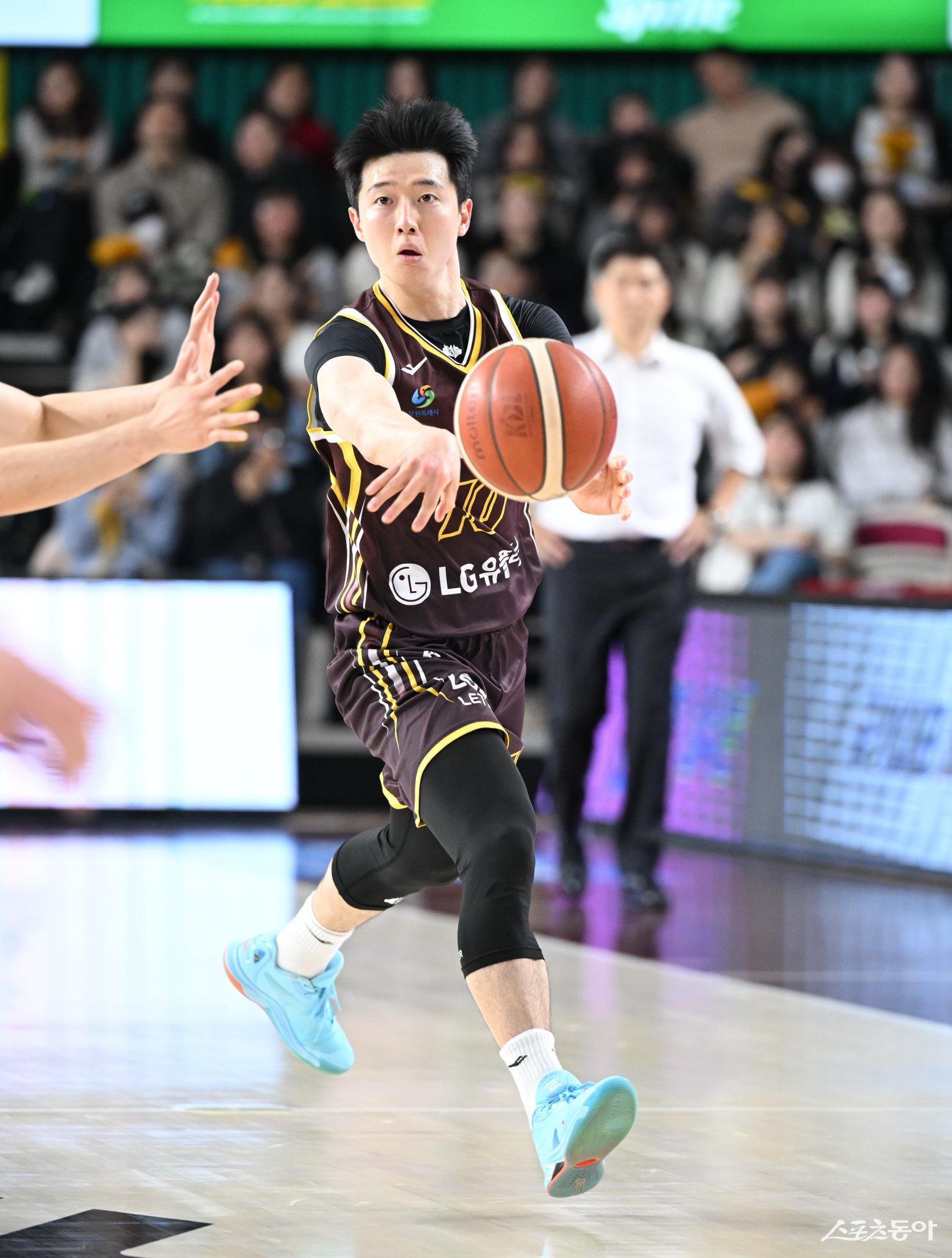 LG 양홍석, 윤원상은 국군체육부대(상무)에서 전역한 뒤 팀에 합류하자마자 큰 힘을 보태고 있다. EASL을 병행하며 강행군을 소화하고 있는 LG로선 이들의 복귀가 마치 새로운 영입과 같을 정도로 반갑다. LG 윤원상. 사진제공｜KBL