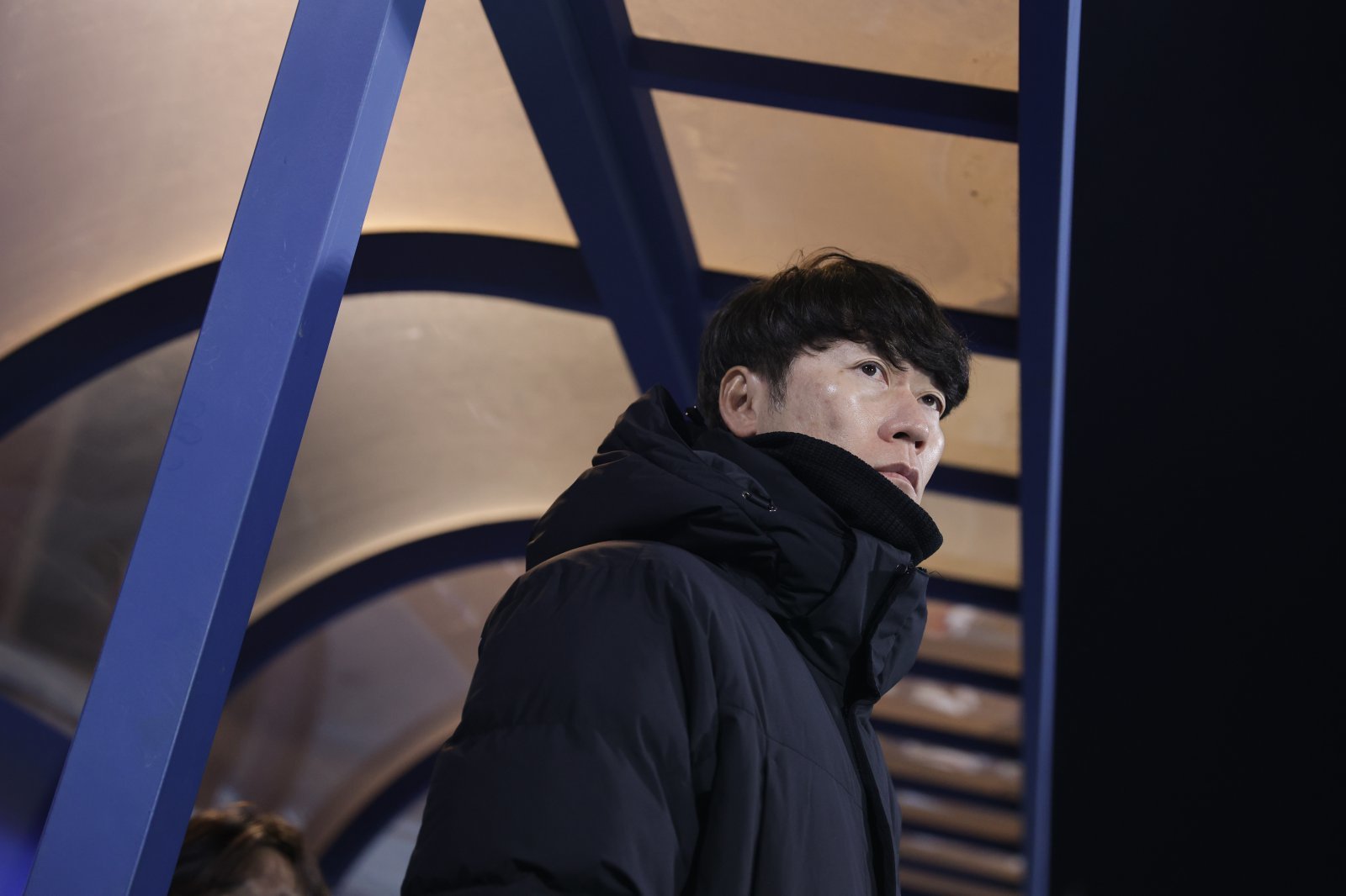 김은중 수원FC 감독은 8일 부천과 승강 PO 2차전 홈경기서 2-3으로 패해 K리그2로 강등된 뒤 “내가 팀을 잘 이끌지 못한 결과다. 선수들은 잘 뛰었다. 모든 비난은 감독인 내게 하셨으면 좋겠다”고 말했다. 사진제공|한국프로축구연맹