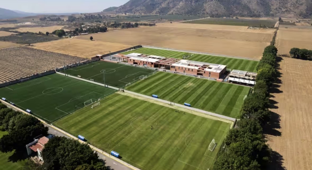 축구대표팀은 북중미월드컵 선전을 위해 고지대 적응이라는 필수 과제를 안고 있다. 조별리그 1, 2차전이 멕시코 고지대 과달라하라에서 펼쳐진다. FIFA가 각 출전국 협회에 제공한 이 지역 베이스캠프 후보지 중 하나인 과달라하라 아카데미아 아틀라스 전경. 사진출처|FIFA 홈페이지