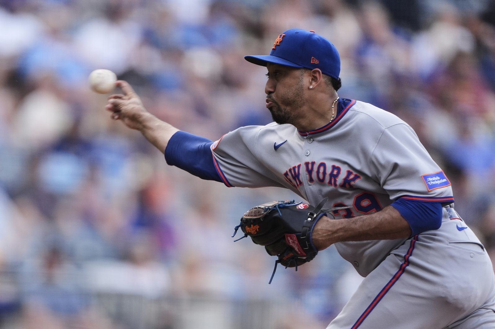 다저스가 MLB 최고 마무리투수 중 하나로 불리는 에드윈 디아즈와 FA 계약에 합의하며 불펜진을 보강했다. AP뉴시스