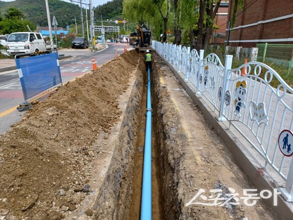 9일 보성군이 벌교 노후상수도 현대화사업 정비 공사를 진행하고 있다.  사진제공=보성군