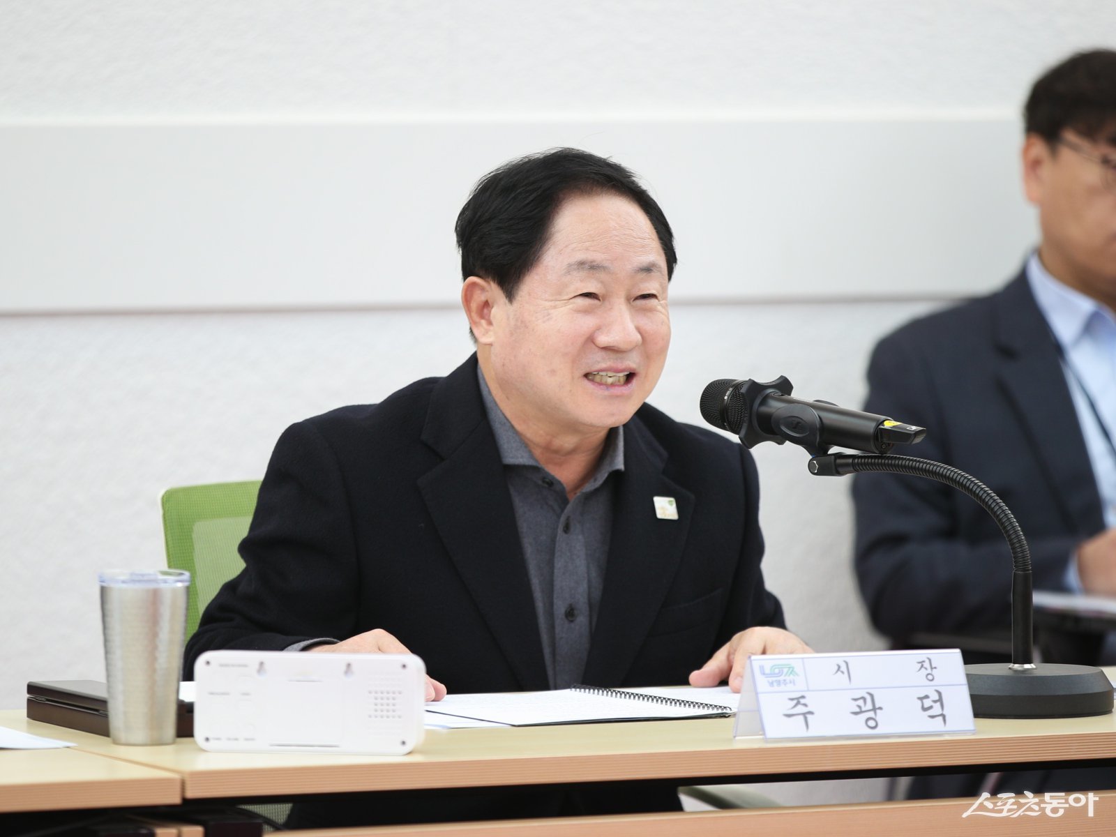 주광덕이 11일 시청 여유당에서 국민의힘 남양주(갑·을 ·병) 당원협의회에서 회의를 주재하고 있다. 사진제공ㅣ남양주시 