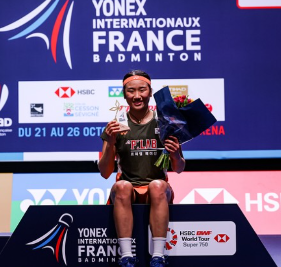 안세영은 17일부터 중국 항저우에서 열릴 BWF 월드투어 파이널스 2025에서 우승하면 단일 시즌 최다승 타이 기록(11승)을 수립하게 된다. 사진은 올해 10월 프랑스 오픈서 9승을 달성한 모습. 사진제공│대한배드민턴협회