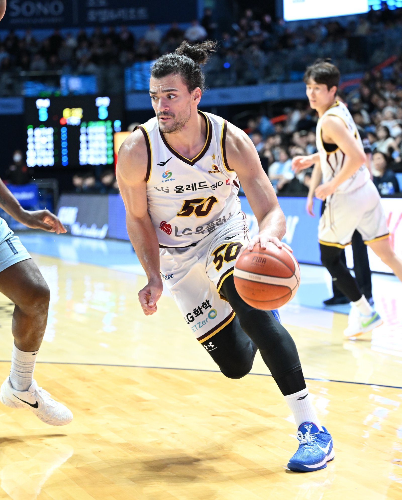 LG 아셈 마레이는 14일 고양서 열린 소노와 원정경기서 23점, 21리바운드, 10어시스트로 트리플더블을 기록하며 팀의 선두 수성에 힘을 보탰다. 사진제공|KBL