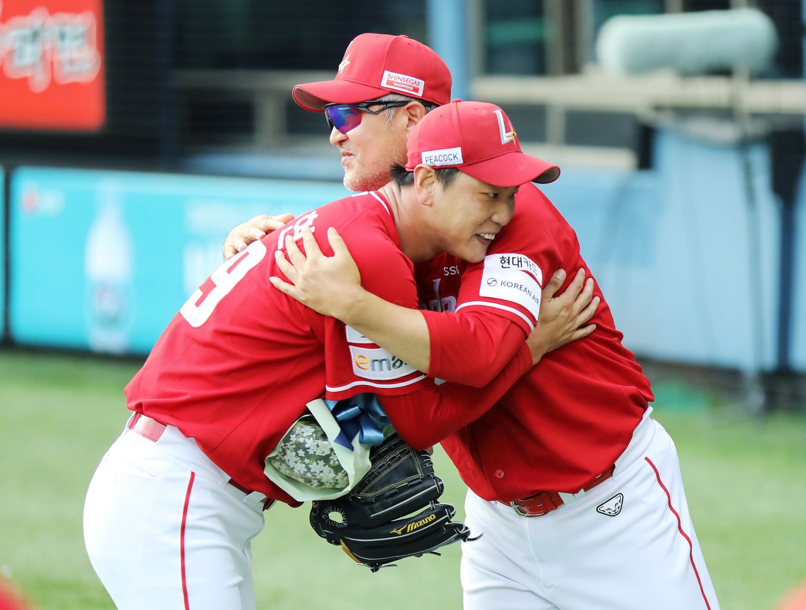 SSG 김광현과 이숭용 감독. 사진제공|SSG 랜더스