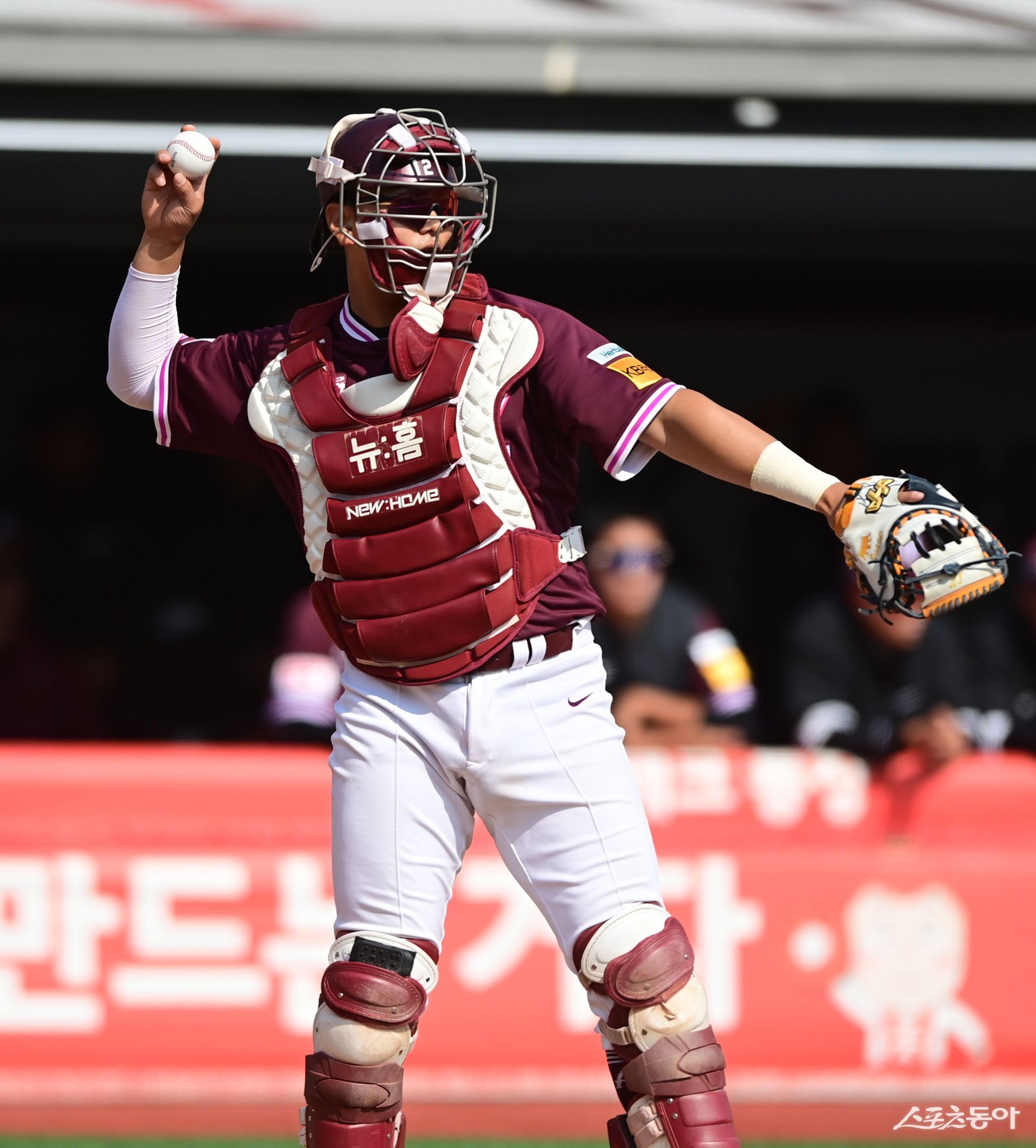 2026시즌을 통해 키움의 주전 포수 경쟁이 본격화될 전망이다. 21세 동갑내기 김건희, 김동헌의 건강한 경쟁 속에 베테랑 김재현이 언제든 뒤를 받치는 구조가 가장 이상적이다. 키움 김건희. 스포츠동아 DB